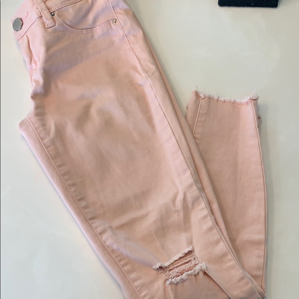 Pink cropped jeans